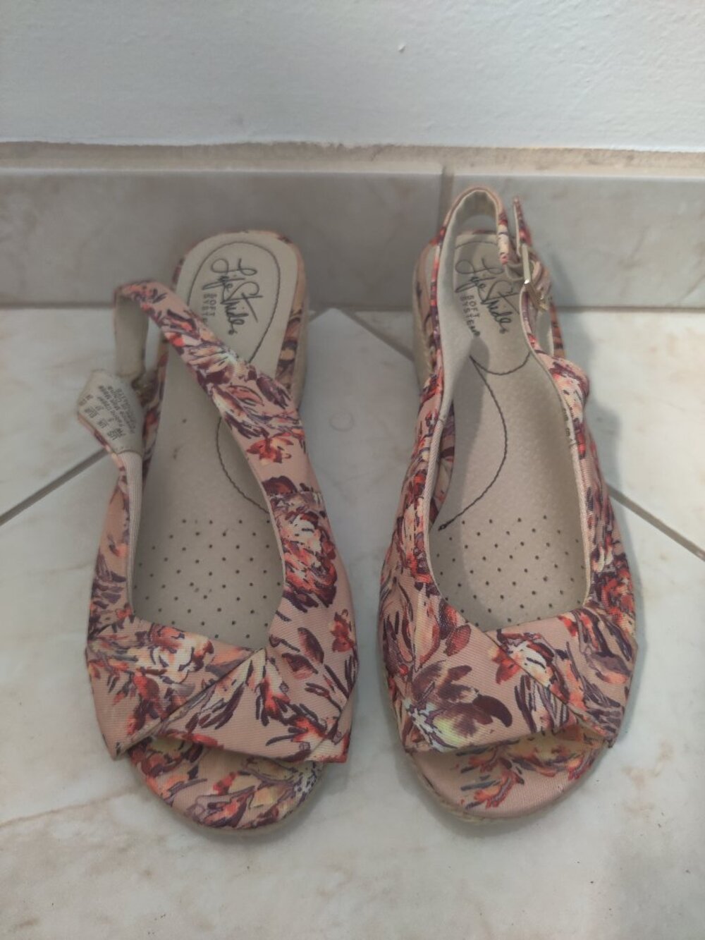 LifeStride Soft System Floral Sandals - Size 7W